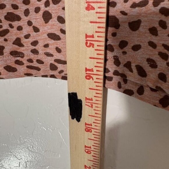 Beyond Yoga Shorts Womens XS Pink Leopard Cheetah High Waisted Biker Made USA - Picture 8 of 9